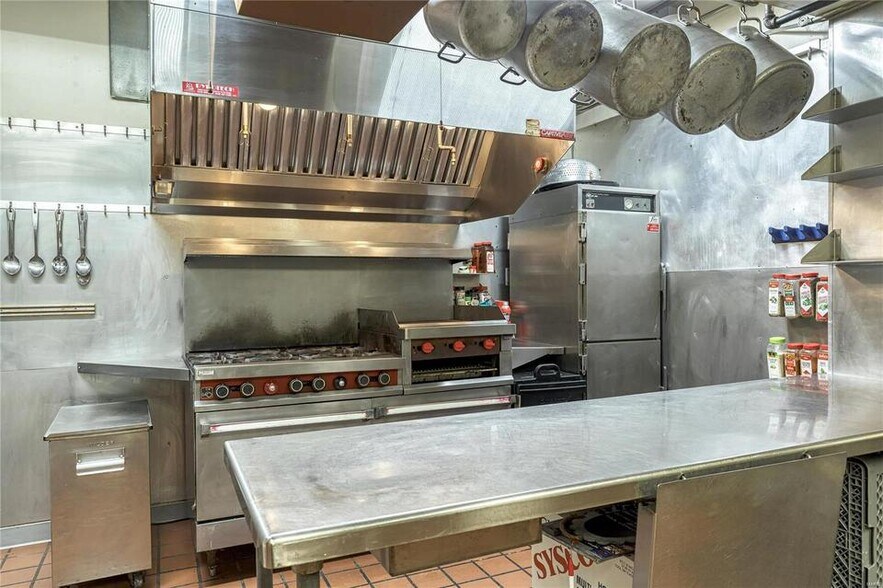 More Photos Of 11475 Lilac Ave, Saint Louis Specialty For Sale