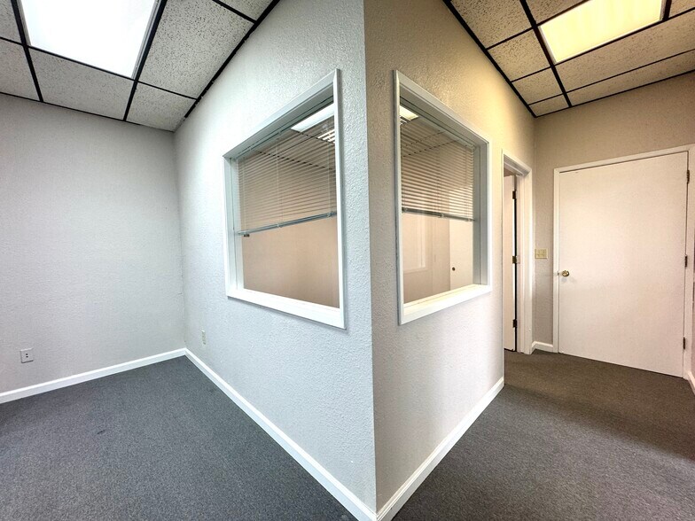 More Photos Of 804 E Cypress Ave, Redding Office For Sale