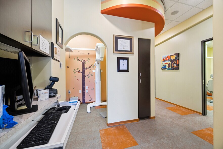 More Photos Of 5300 Ranch Point Dr, Katy Medical For Sale