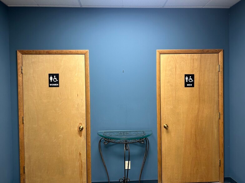 More Photos Of 1619 Schaeffer Rd, Knoxville Office For Lease