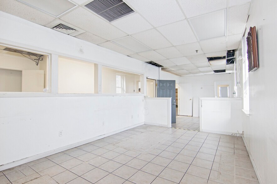 More Photos Of 30-07 39th Ave, Long Island City Office For Lease