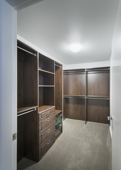 More Photos Of 399 Fremont St, San Francisco Apartments For Lease