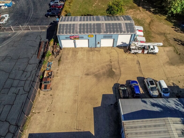 More Photos Of 1428 N Jefferson Ave, Mount Pleasant Freestanding For Sale