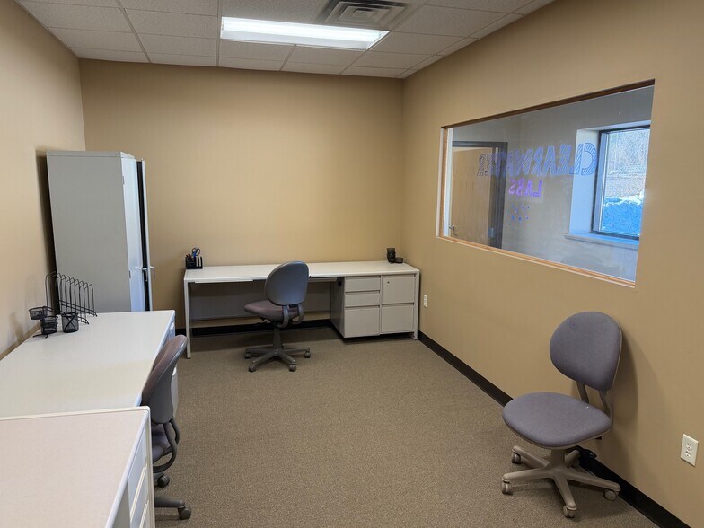 More Photos Of 511 N Clairemont Ave, Eau Claire Warehouse For Lease