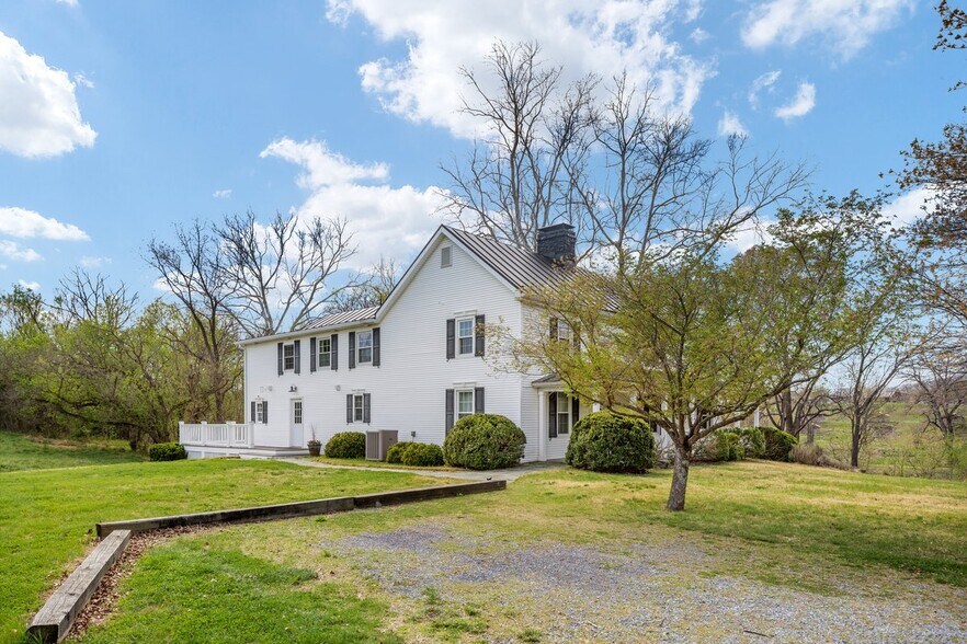 More Photos Of 315 Ganders Dr, Luray Hospitality For Sale