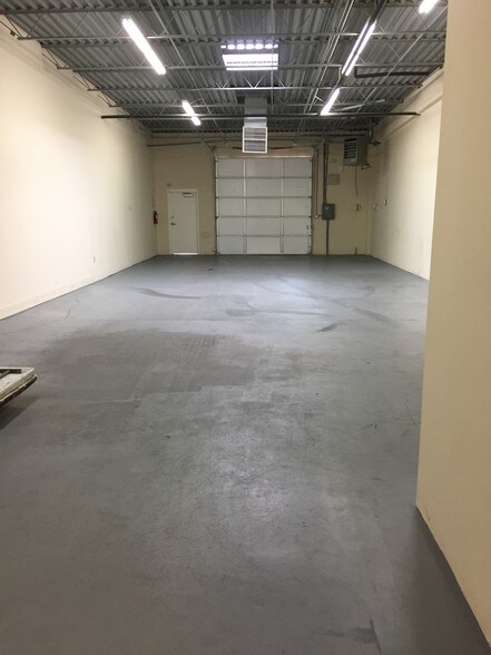 More Photos Of 11601 Pellicano Dr, El Paso Warehouse For Lease