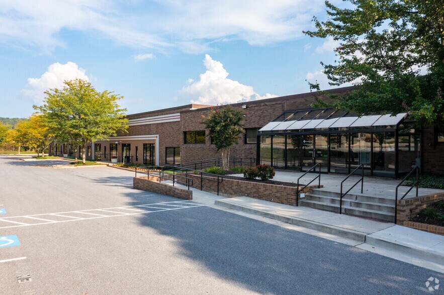 More Photos Of 11011 McCormick Rd, Hunt Valley Office For Lease