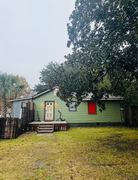 More Photos Of 1478 Remount Rd, Charleston General Retail For Sale