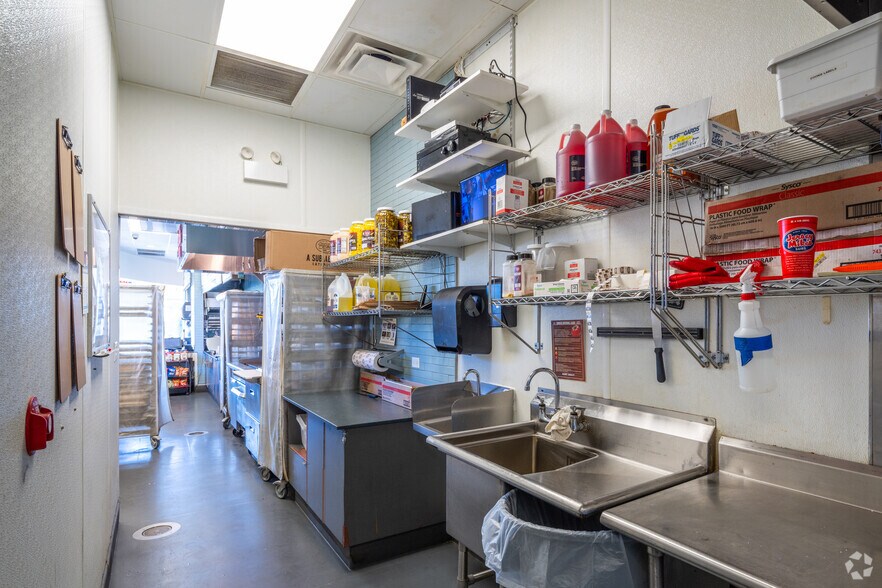 More Photos Of 2830 Mannheim Rd, Franklin Park Storefront For Sale