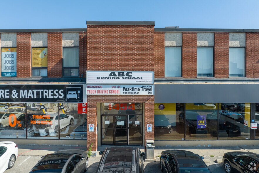 More Photos Of 1450-1458 Dundas St E, Mississauga Storefront Retail Office For Lease