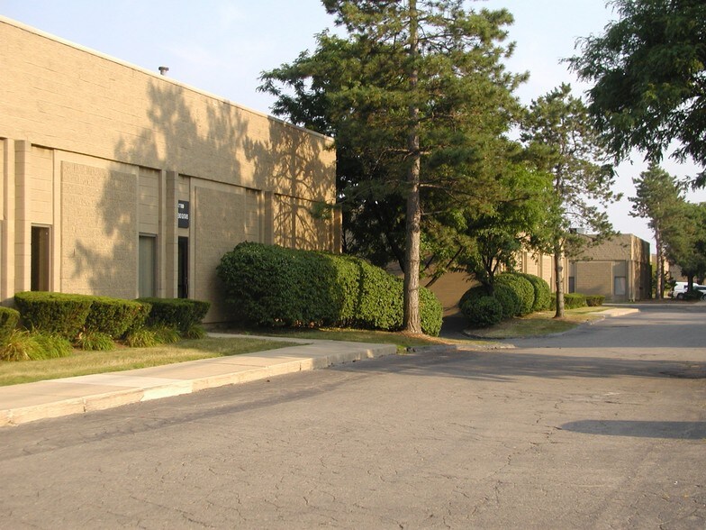 More Photos Of 37703-37713 Schoolcraft Rd, Livonia Unknown For Lease