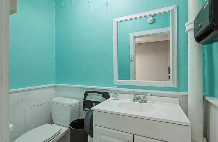 More Photos Of 127 Hay St, Fayetteville Storefront For Sale