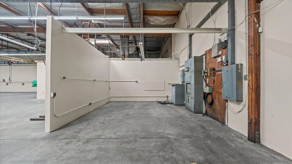 More Photos Of 9262 Bally Ct, Rancho Cucamonga Warehouse For Lease