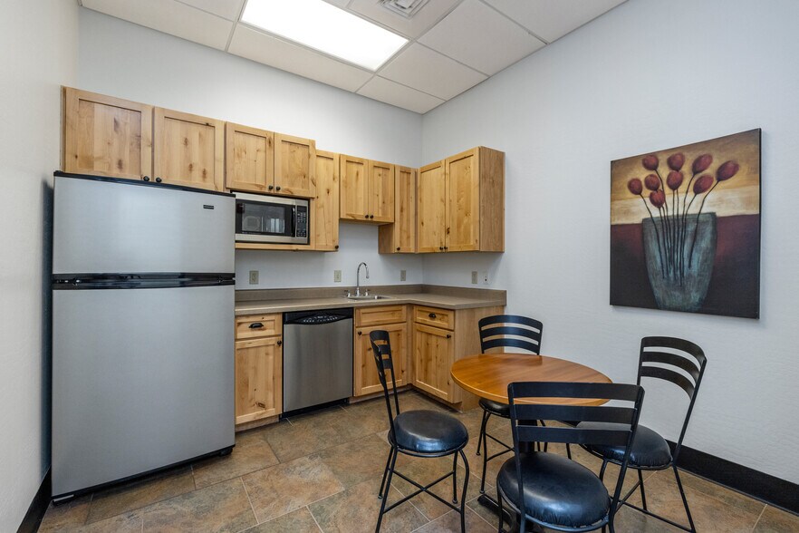 More Photos Of 325 W Gurley St, Prescott Office For Lease