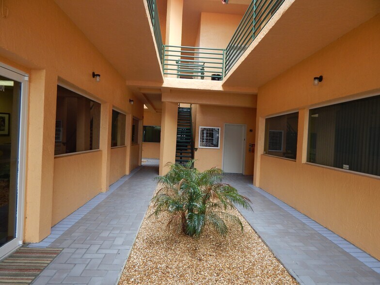 More Photos Of 10250 SW 56th St, Miami Office For Sale