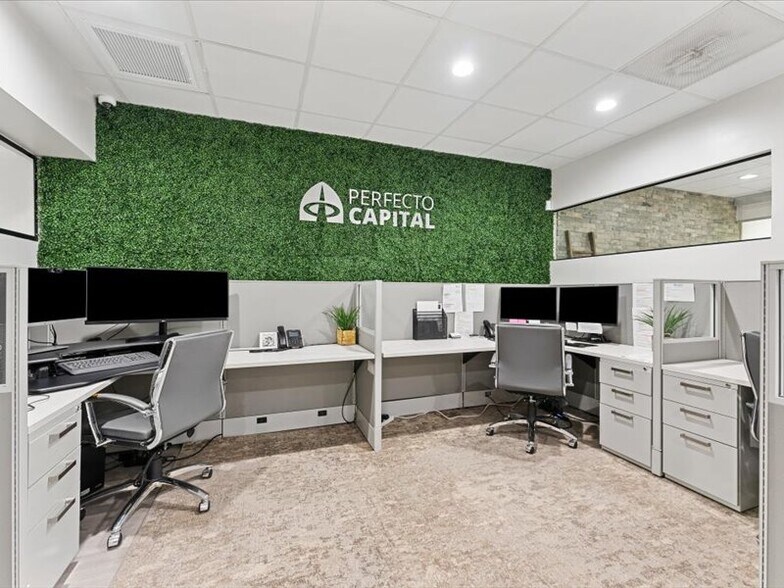 More Photos Of 2295 NW Corporate Blvd, Boca Raton Office Residential For Lease