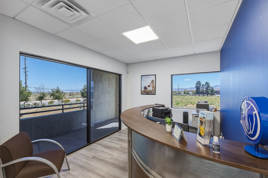 More Photos Of 1008 W Ave M 14, Palmdale, CA 93551 Ave, Palmdale Medical For Sale