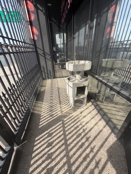 More Photos Of 1303 W Anaheim St, Wilmington Warehouse For Sale