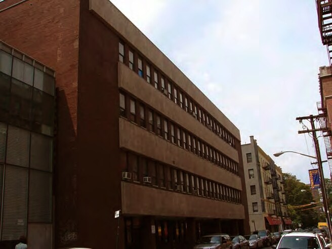 More Photos Of 120 Stuyvesant Pl, Staten Island Office Residential For Lease