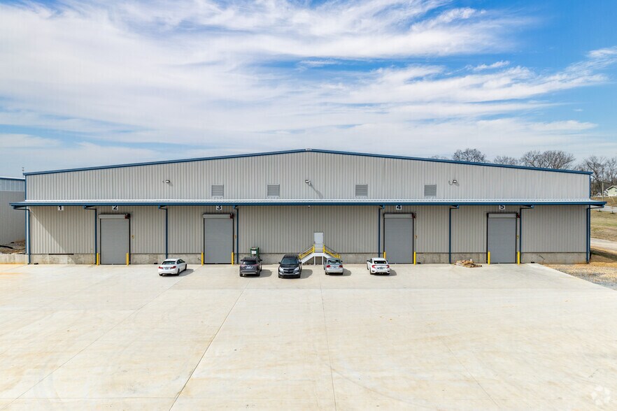 More Photos Of 3000 20th St NE, Cleveland Unknown For Lease