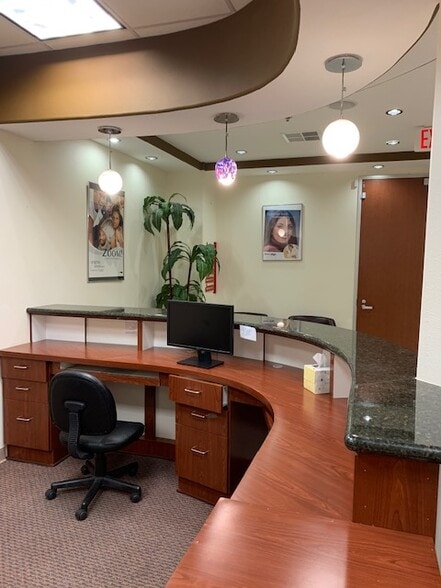 More Photos Of 1000 Newbury Rd, Thousand Oaks Medical For Sale