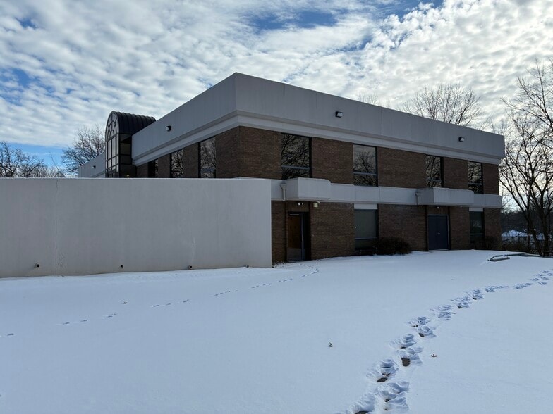 More Photos Of 14825 E 42nd St, Independence Medical For Sale