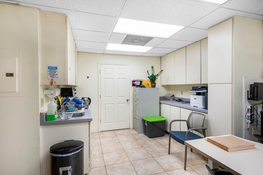 More Photos Of 1101 S Broadway, Santa Maria Medical For Sale