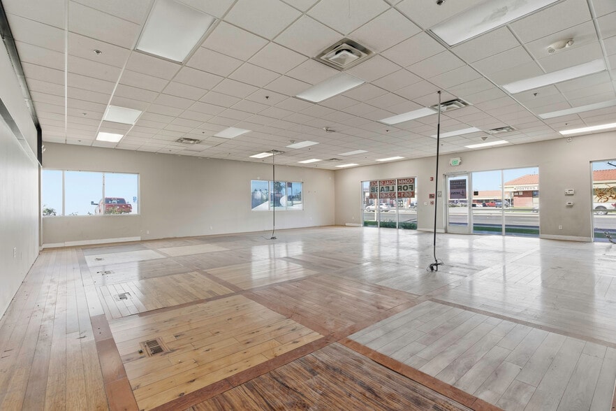 More Photos Of 3601 Ming Ave, Bakersfield Freestanding For Lease