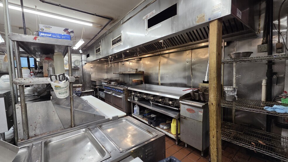 More Photos Of 1146 Macarthur Rd, Whitehall Restaurant For Lease
