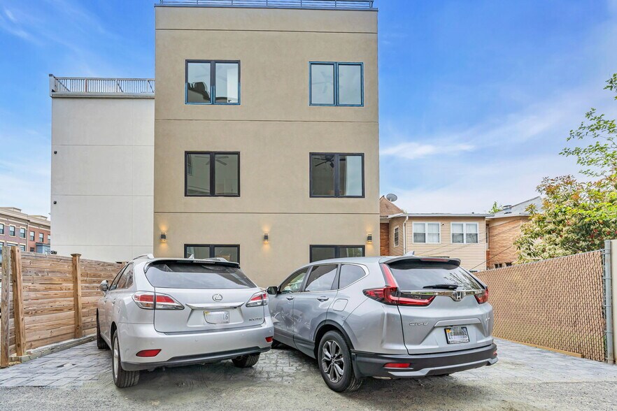 More Photos Of 1103 Fern St NW, Washington Apartments For Sale