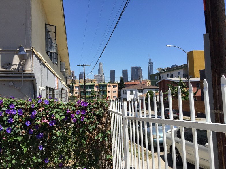 More Photos Of 326 S Bonnie Brae St, Los Angeles Apartments For Sale