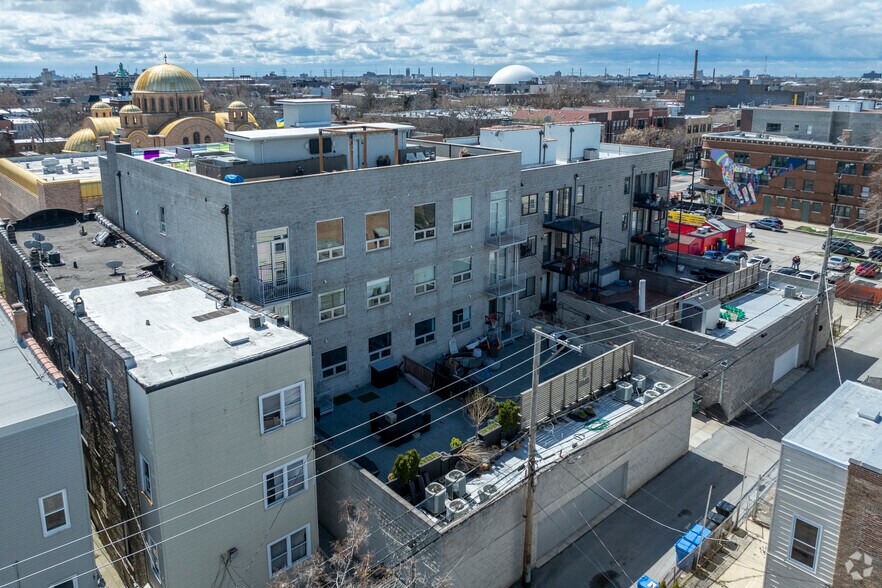 More Photos Of 2246-2252 W Chicago Ave, Chicago Apartments For Lease