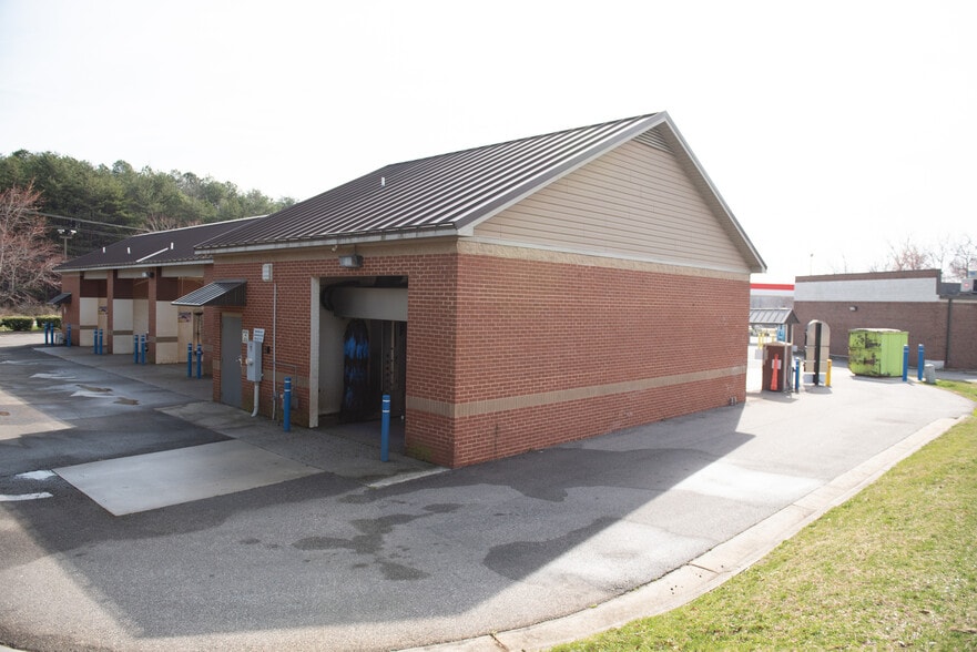 More Photos Of 3425 N Main St, High Point Carwash For Sale