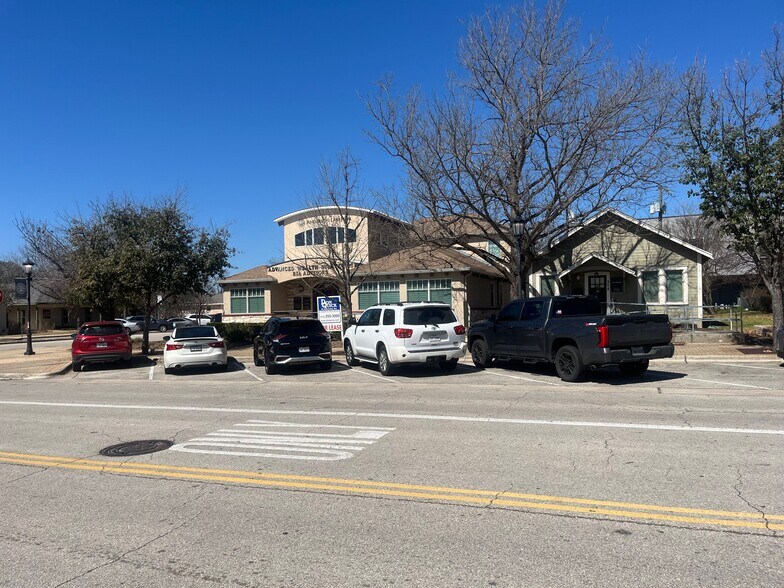 More Photos Of 310 W Main Ave, Round Rock Office For Sale