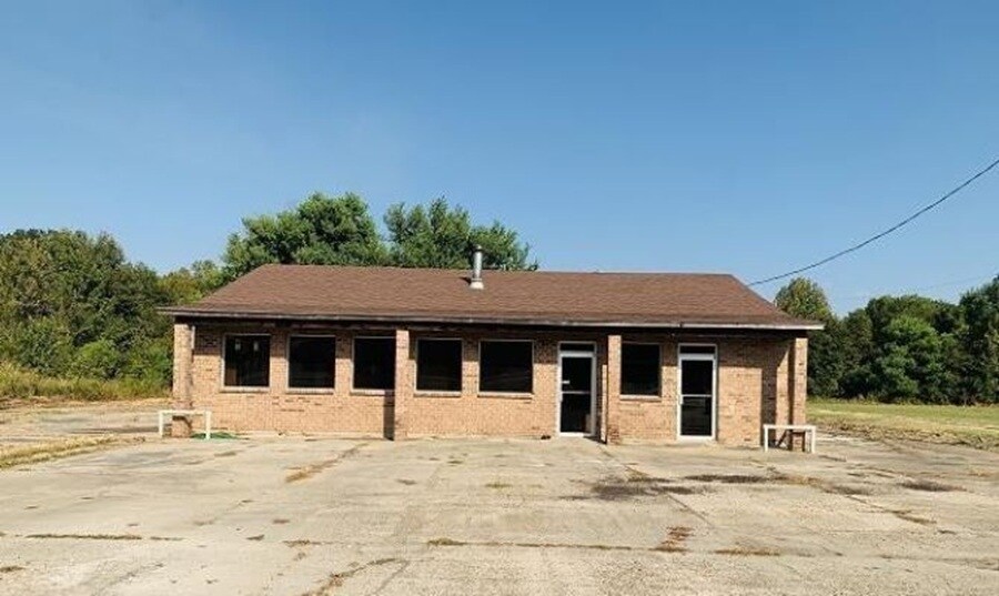 Primary Photo Of 1215 Broadway St, Delhi Flex For Sale