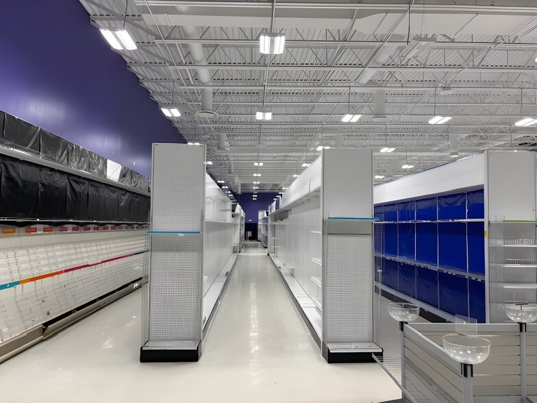 More Photos Of 6639 Airport Hwy, Holland Freestanding For Lease