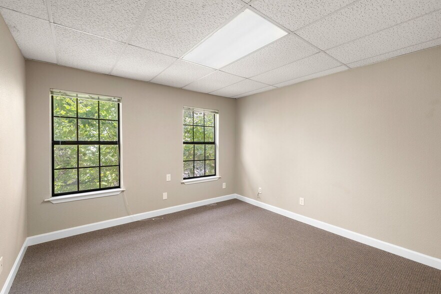 More Photos Of 13740 Research Blvd, Austin Office For Sale