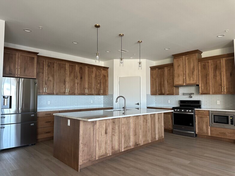 More Photos Of 10644-10646 97 St NW, Edmonton Storefront For Sale