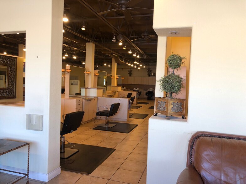 More Photos Of 7680 S University Blvd, Littleton Freestanding For Lease