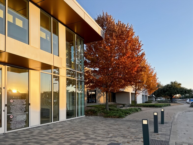 More Photos Of 6600 Chase Oaks Blvd, Plano Coworking Space