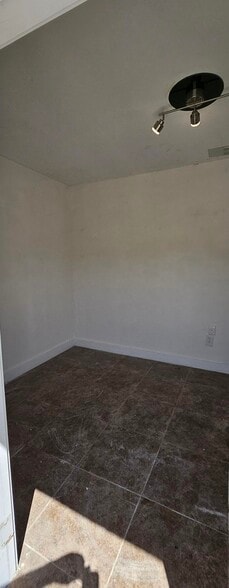More Photos Of 5700 Taylor Rd, Naples Warehouse For Lease
