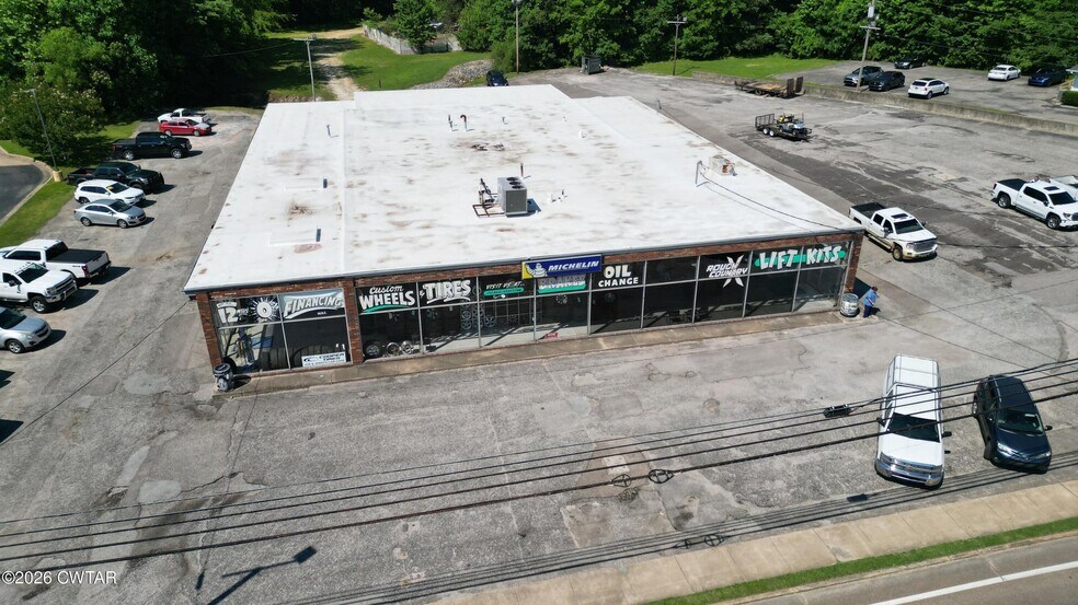 More Photos Of 1034 Mineral Wells Ave, Paris General Retail For Sale