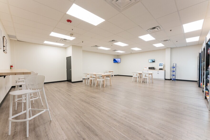 More Photos Of 26400 Lahser Rd, Southfield Office For Sale