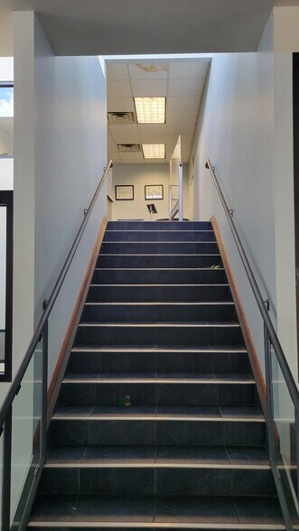 More Photos Of 3963 W Tennessee St, Tallahassee Auto Dealership For Lease
