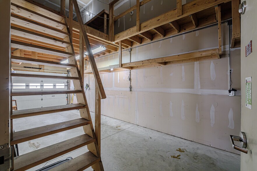 More Photos Of 316 Queensway W, Simcoe Storefront Retail Office For Sale