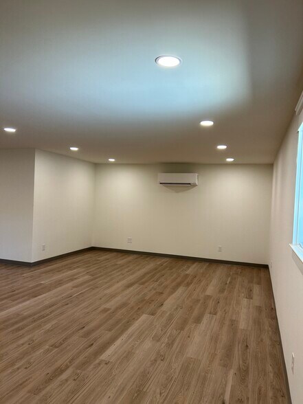 More Photos Of 1181 Fairground Rd, Madison Service For Lease