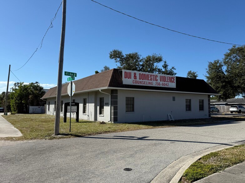 More Photos Of 4506 26th St W, Bradenton Office For Lease