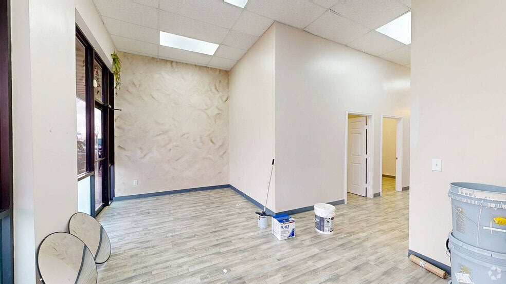 More Photos Of 15015 Westheimer Rd, Houston Unknown For Lease