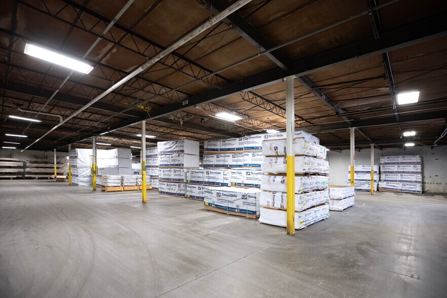 More Photos Of 2727 Roe Ln, Kansas City Manufacturing For Lease