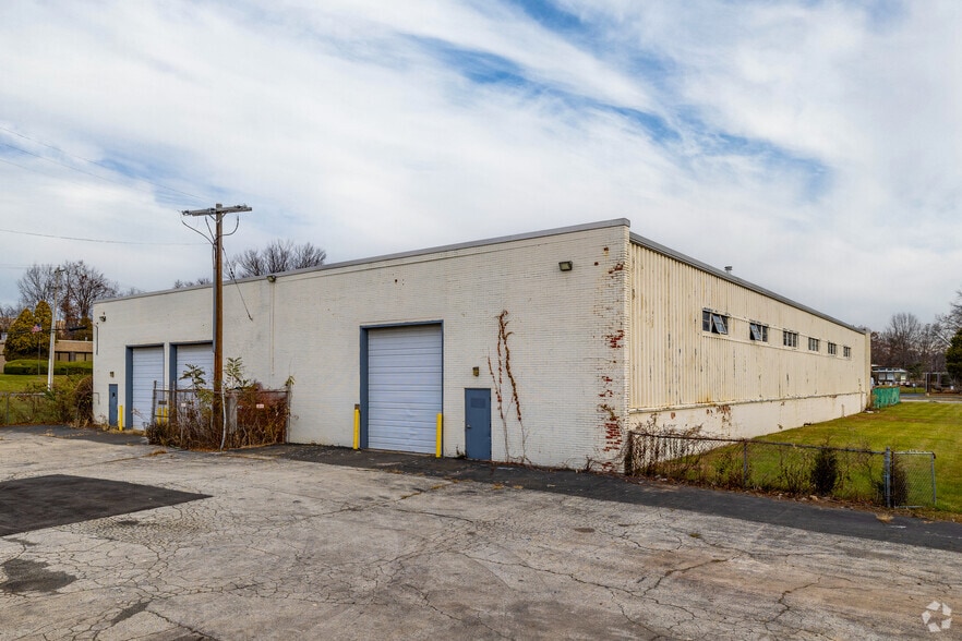 More Photos Of 235 New York Dr, Fort Washington Light Manufacturing For Lease